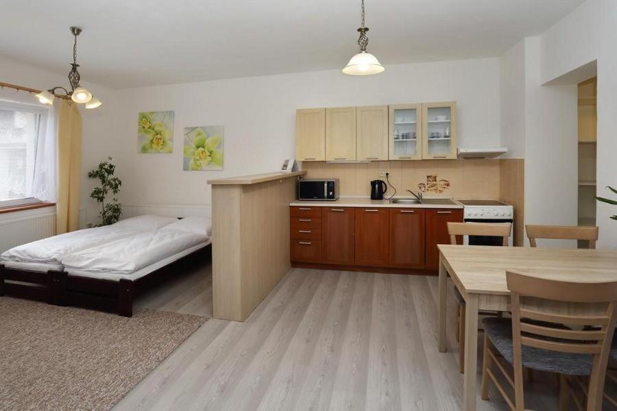 Aparthotel Brokes Lanškroun Buitenkant foto